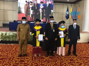 Bupati Konawe Kery Saiful Konggoasa Hadiri Wisuda Universitas Terbuka