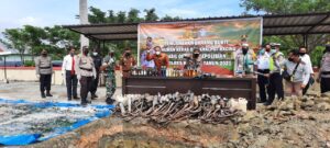 Jelang Tahun Baru, Polres Konawe Musnahkan BB Ratusan Botol Miras dan Knalpot Bising