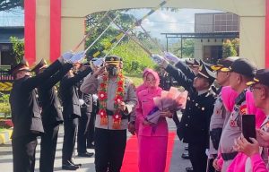 Tradisi Pedang Pora dan Tarian Mondotambe Sambut Kapolres Konawe AKBP Ahmad Setiadi