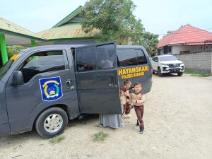 Turunkan Randis Polres Konawe Antar Jemput Anak Sekolah