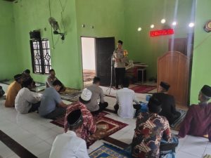 Kapolres Konawe Imbau Masyarakat di Lambuya Bijak Bermedia Sosial