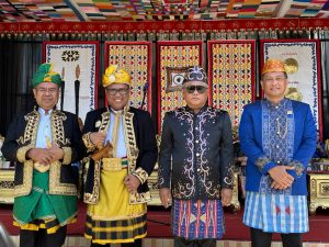 Meriahkan Upacara HUT KONAWE ke-63, Atraksi Terjun Payung, Tari Kolosal, Hingga Festival Kuliner