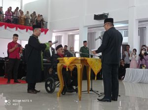 Lantik PAW, Ketua DPRD Konawe Ingatkan Ruangan Anggota Dewan Sudah Ada Harus Bekerja Dengan Giat