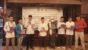 Peringati Harla PMII Ke-63, Dr La Ode Haji Polondu Launching Buku PKC PMII Sultra