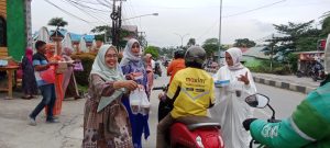 Tebar Berkah Ramadan, DWP BPVP Kendari Kembali Berbagi Takjil