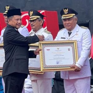 Bupati Konawe Kery Konggoasa Terima Penghargaan Pemerintah Terbaik dari Kemendagri