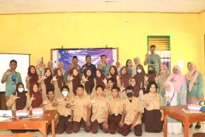 Penguatan Literasi Digital dengan Cerita Rakyat Tiga Bahasa, Inovasi Mahasiswa PPG UHO Kendari