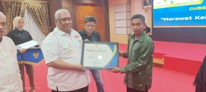 Prestasi dan Dedikasi Baik, Ketua PWI Sultra Raih Penghargaan Gubernur