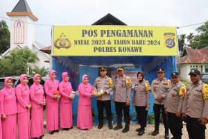 Pengurus Bhayangkari Cabang Konawe Kunjungi Pos Pam Operasi Lilin Anoa 2023