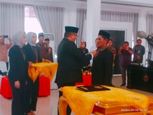 Ketua DPRD Konawe Lantik Anggota Dewan PAW dari Partai Bulan Bintang