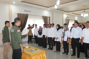 Ketua Panwaslucam Anggaberi Lantik Pengawas TPS