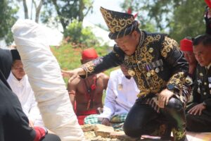 Rangkaian Peringatan HUT Ke-64 Kabupaten Konawe, Ritual Adat Mosehe dan Ziarah Makam