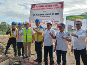Pj Bupati Harmin Ramba Letakkan Batu Pertama Pembangunan Gedung Jantung Terpadu BLUD RS Konawe