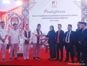 KPU Konawe Terima Berkas Pendaftaran Pasangan Bakal Calon Bupati dan Wakil Bupati Konawe Harmin-Dessy