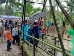 “Sepasang Kekasih” di Jembatan Baduy Kecil Pada Peringatan HKSN 2024